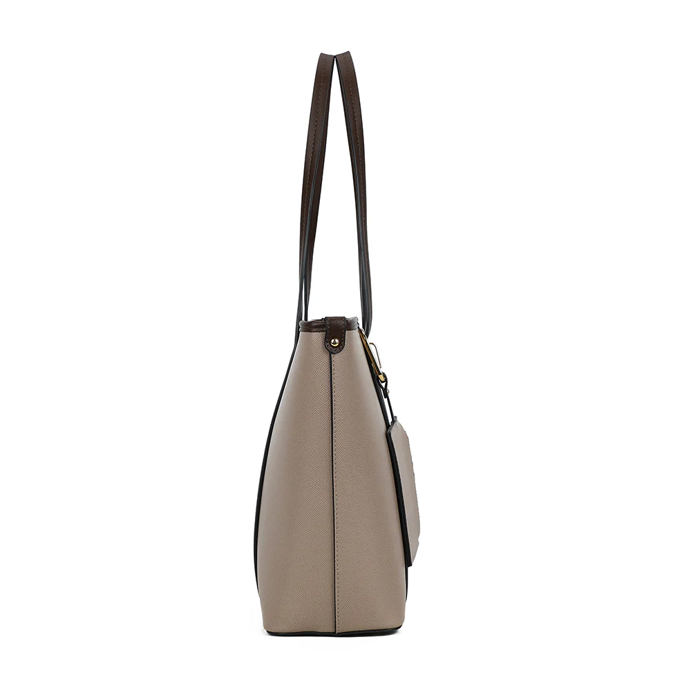 Aveline - Image 7