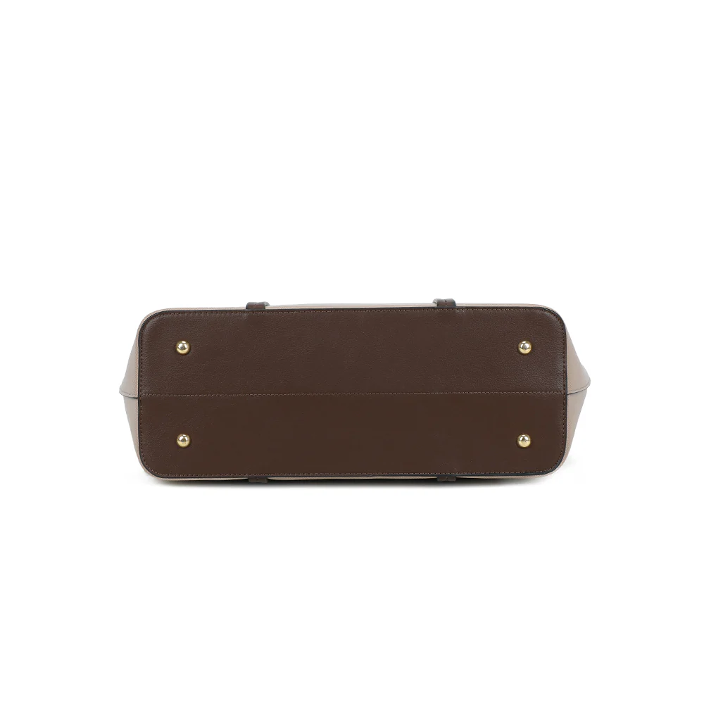 Aveline - Image 9