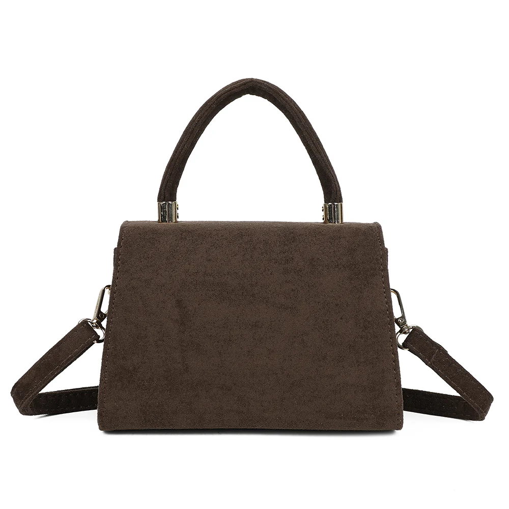 La Petite Élégante - Image 14