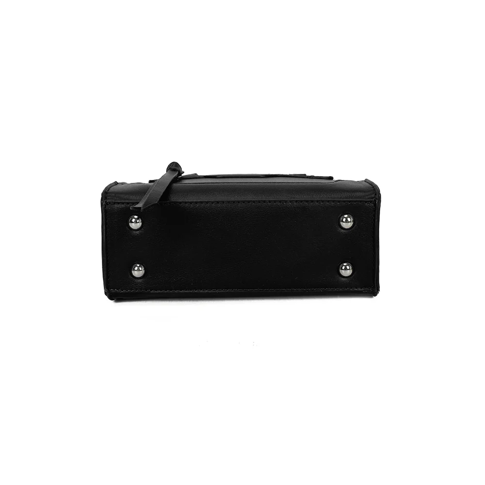 Minimal Chic - Image 16